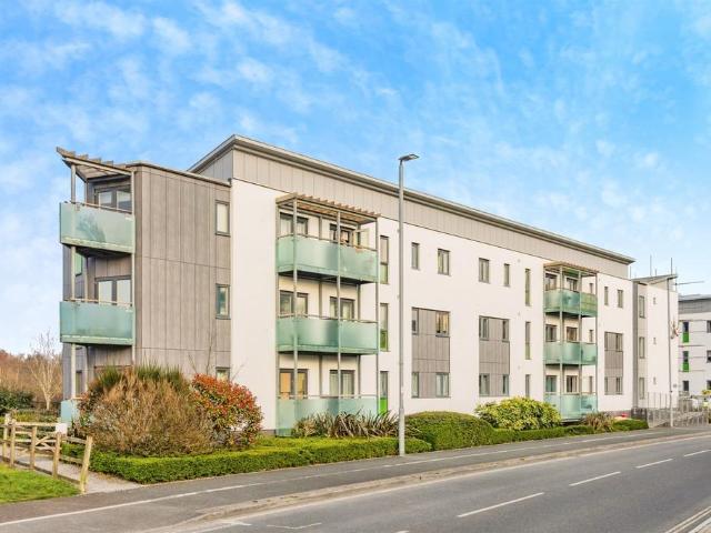 Flat for sale in Highweek, Bridford