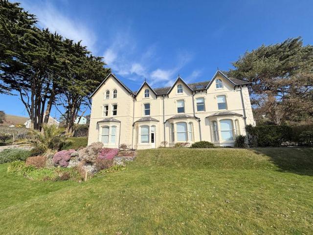 Flat for sale in Aberdyfi, Wales