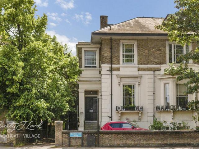 Flat for sale in Blackheath Royal Standard, Greater London