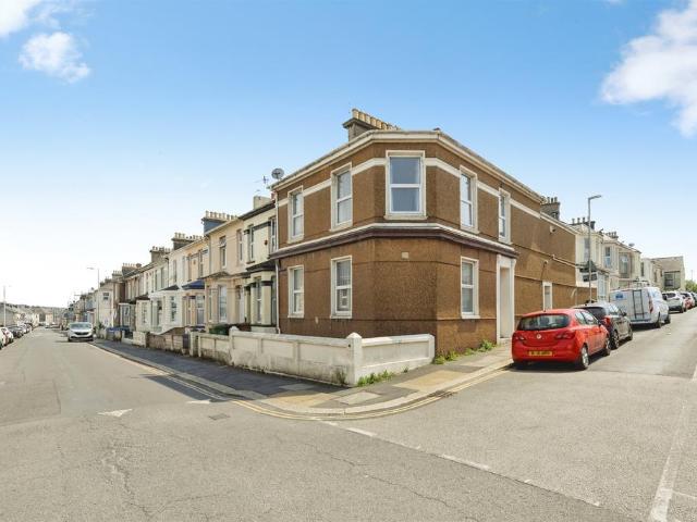 Flat for sale in St.Judes, Mount Wise