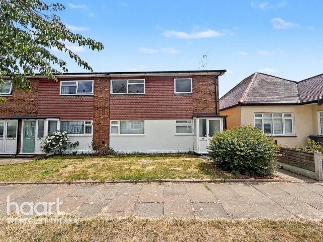 Flat for sale in Alton Barnes, Essex