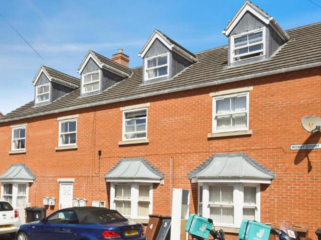 Flat for sale in Boultham, Brayford