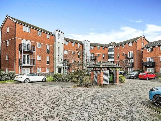 Flat for sale in Bearwood, West Midlands