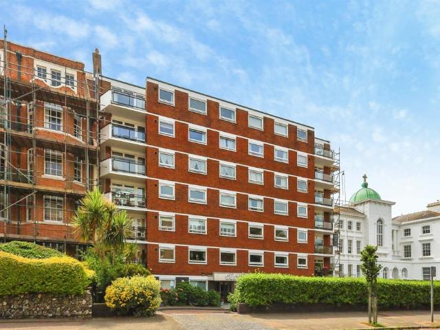 Flat for sale in Eastbourne, East Sussex