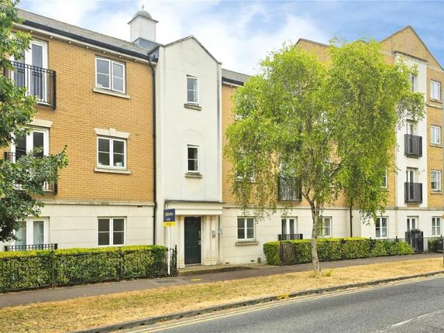 Flat for sale in Mile End, Fordham Heath