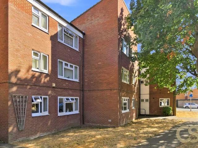 Flat for sale in Broxbourne, Hertfordshire