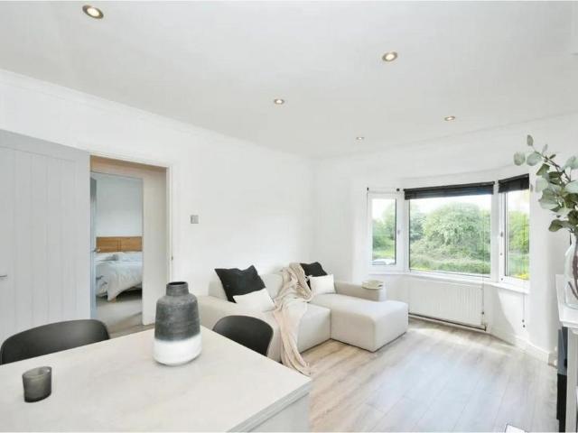 Flat for sale in Kemnal, Greater London
