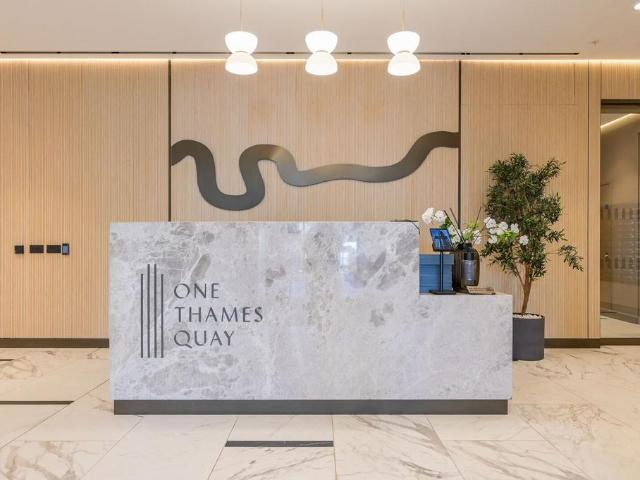 Flat for sale in Isle Of Dogs, Greater London