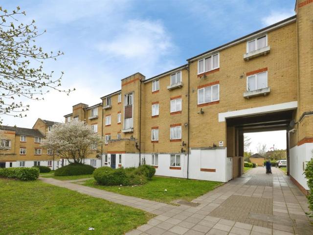 Flat for sale in The High, Harlow