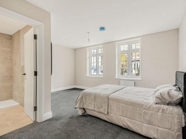 Flat for sale in St Mary Cray, Greater London