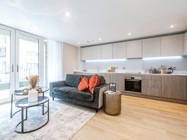 Flat for sale in Enborne, West Berkshire