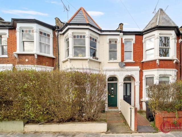 Flat for sale in Harringay, Greater London