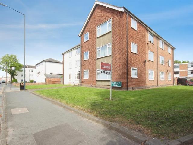 Flat for sale in Sydenham, Green Close