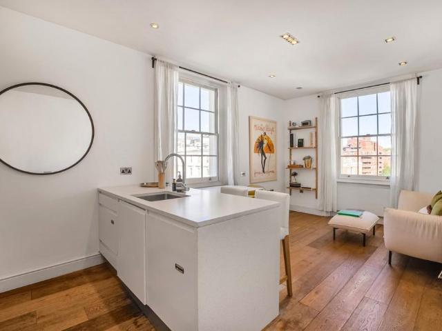 Flat for sale in Tachbrook Estate, Greater London