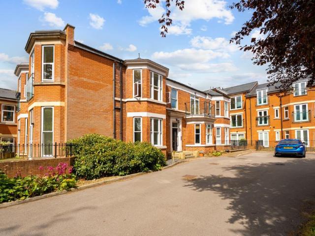 Flat for sale in Chapel Allerton, West Yorkshire