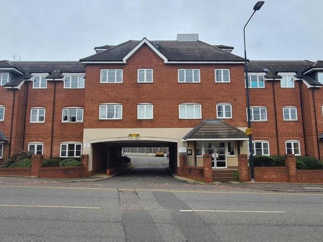 Flat for sale in Walton, Aylesbury