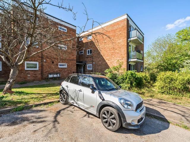 Flat for sale in Five Acres, Hertfordshire