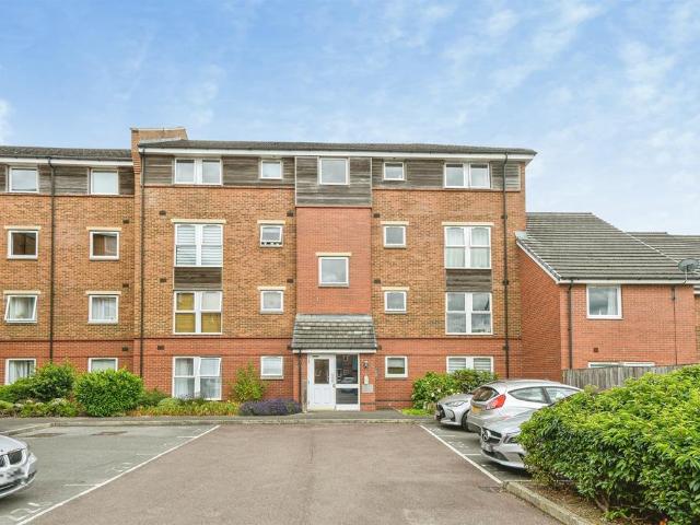 Flat for sale in Rodbourne, Swindon
