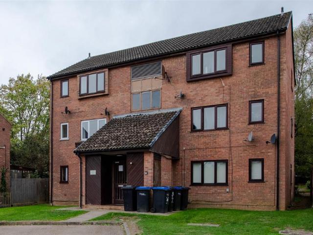 Flat for sale in Ecton Brook