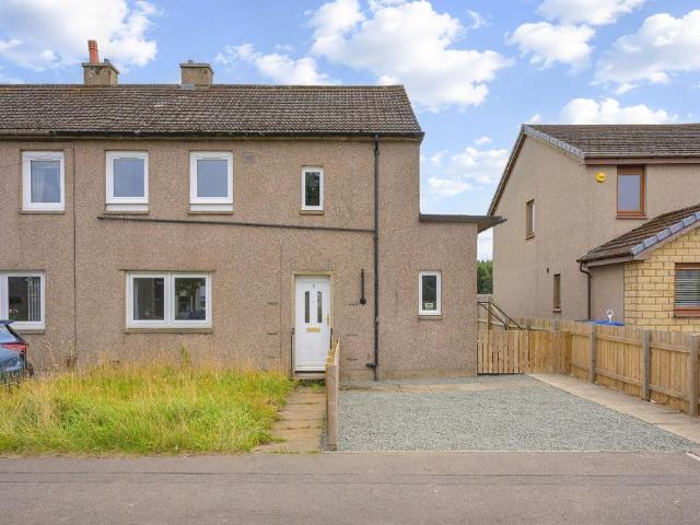 Flat for sale in Hill Of Beath, Scotland