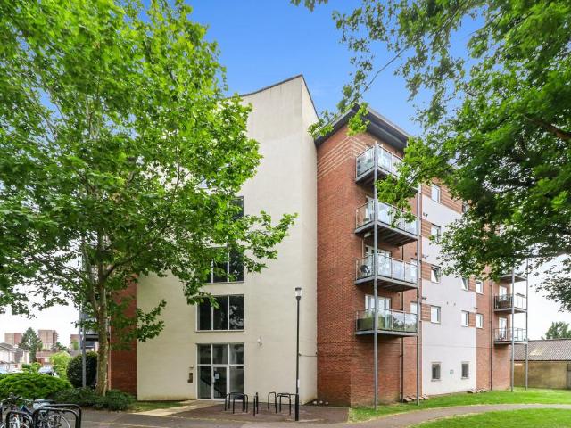 Flat for sale in Holywell Estate, North Watford