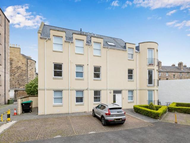Flat for sale in Broughton, Scotland