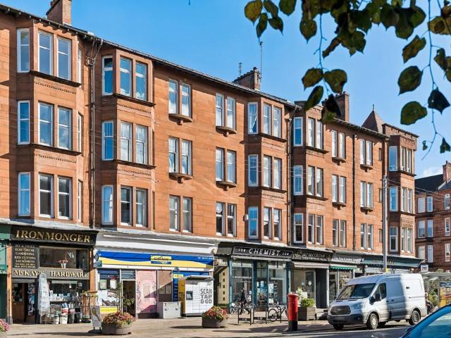 Flat for sale in Thornwood, Glasgow