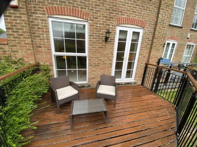 Flat for sale in Wooburn, Berghers Hill