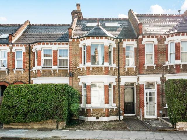 Flat for sale in London Borough of Merton, Merton Park