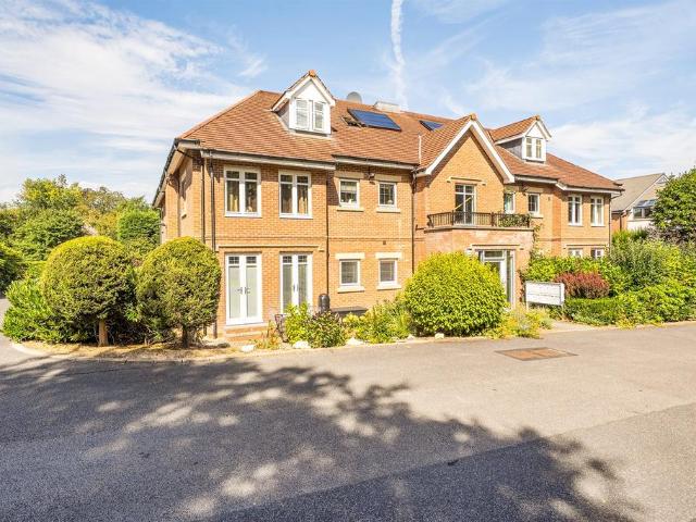 Flat for sale in Alwoodley, West Yorkshire