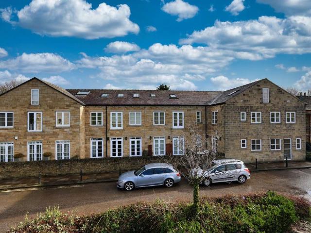 Flat for sale in Horsforth Vale, Farsley