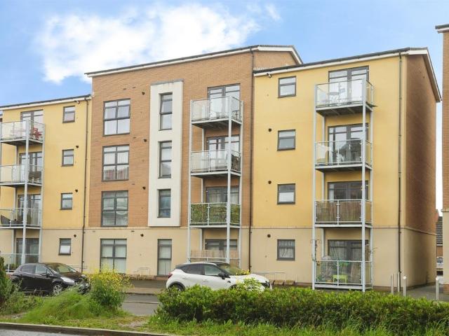 Flat for sale in Patchway, South Gloucestershire