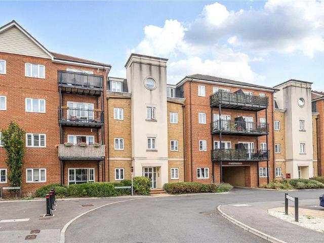 Flat for sale in Blackhills, Surrey