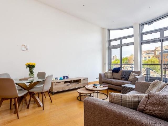 Flat for sale in City Centre, Feckenham