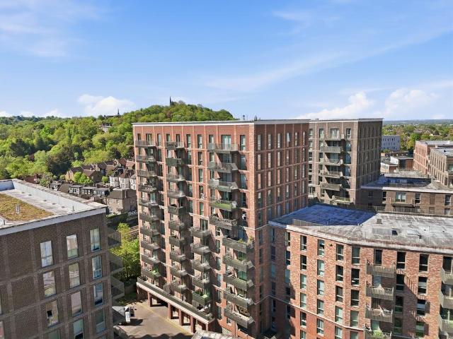 Flat for sale in Kenton, Greater London