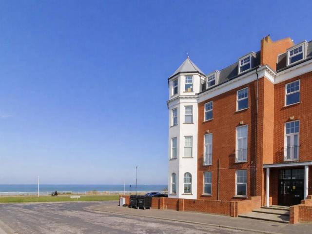 Flat for sale in Cliftonville West, Acol