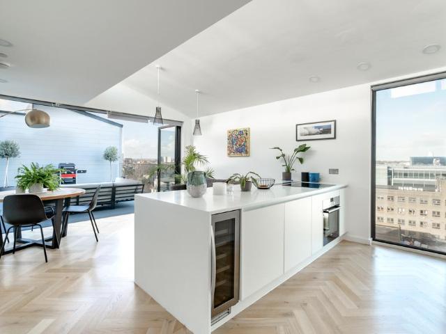 Flat for sale in South Hackney, Greater London