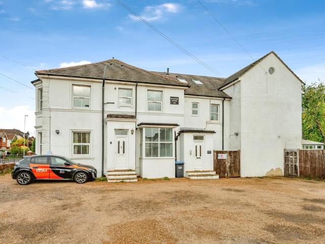 Flat for sale in Blackwell, Perryfields
