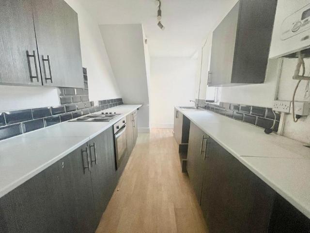 Flat for sale in Bensham, Tyne And Wear
