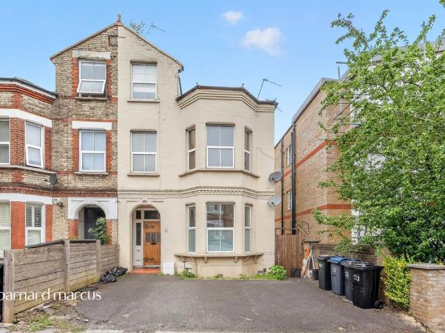 Flat for sale in London Borough of Croydon, Greater London