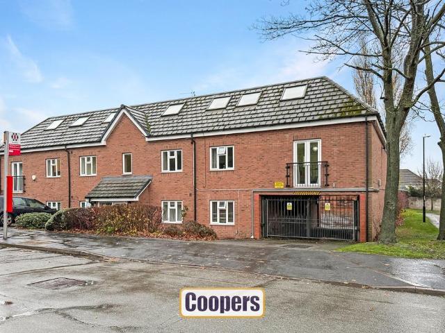 Flat for sale in Cheylesmore, West Midlands