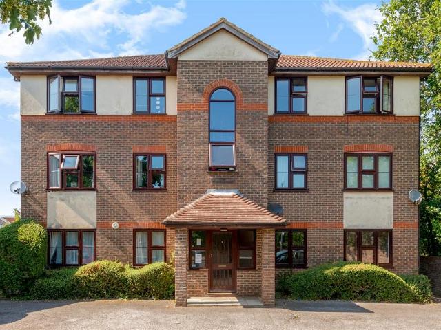 Flat for sale in London Borough of Merton, Greater London