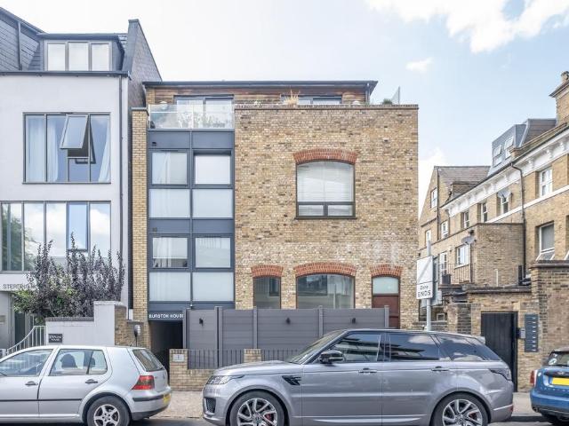Flat for sale in Putney, Greater London
