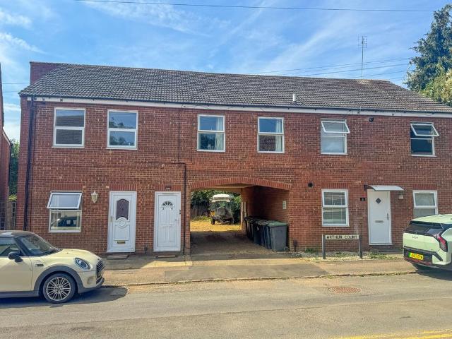 Flat for sale in Ampthill, Bedfordshire