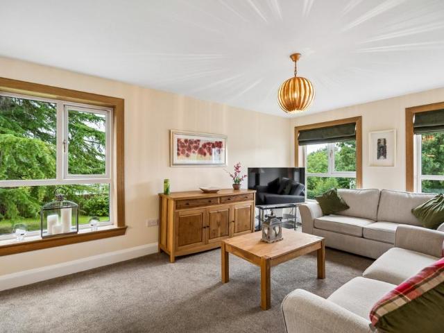 Flat for sale in Cambuskenneth, Scotland