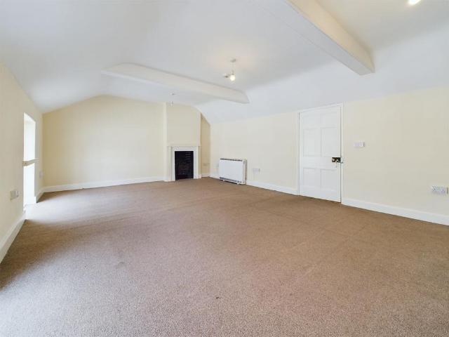 Flat for sale in Abergavenny