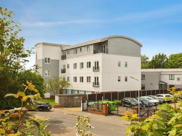 Flat for sale in Brook Street, Bourne Vale