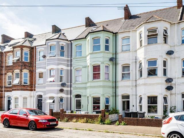 Flat for sale in Withycombe, Budlake