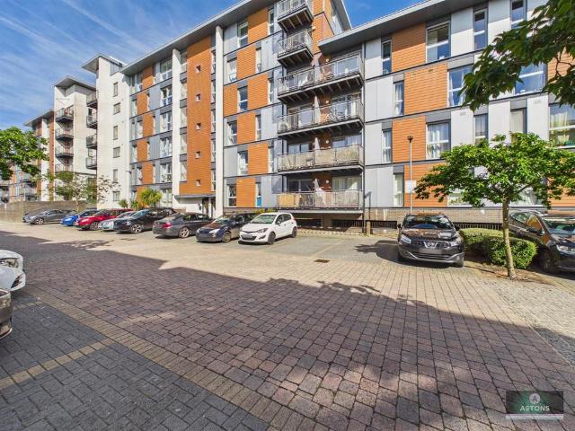Flat for sale in Three Bridges, Glynde