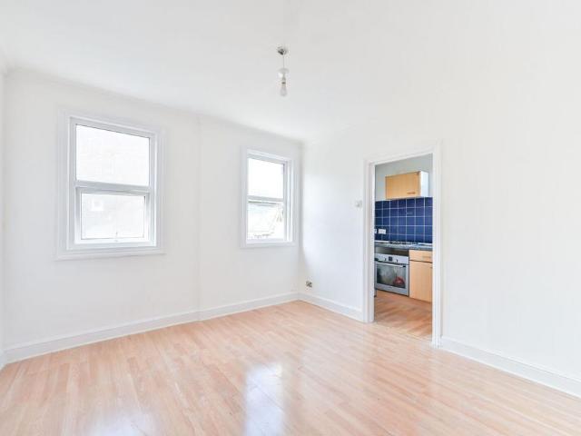Flat for sale in Dollis Hill, Greater London